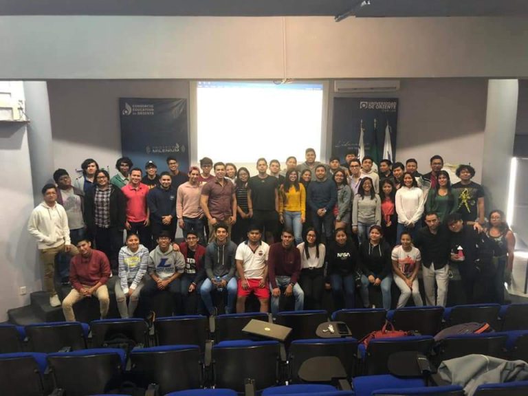 grupo-conferencia-universitarios